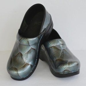 Dansko Women's Professional Clogs Blue Shell Size 38 EU 7.5-8 US